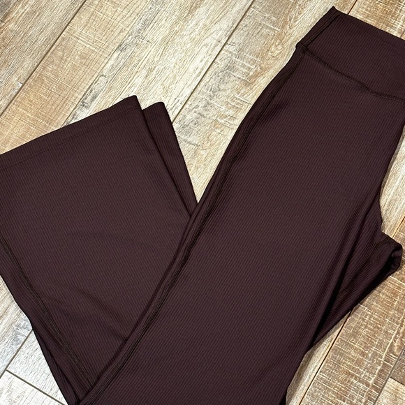 Old Navy Powersoft Leggings - Picture 3 of 6